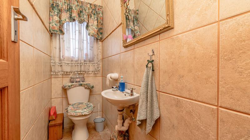 5 Bedroom Property for Sale in Tergniet Western Cape